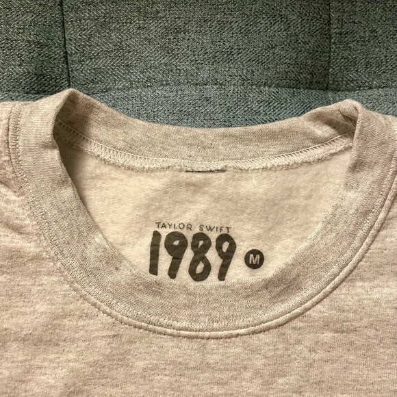 Spotify Fans First Gray '1989 (Taylor's Version)' Crewneck, Heather gray - Picture 2 of 8